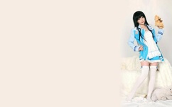 他把手探到我的衣服里作文